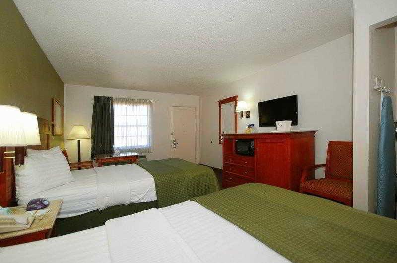 Rodeway Inn & Suites Nashville Buitenkant foto