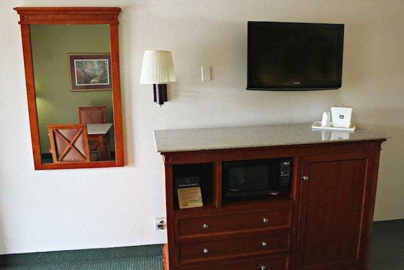 Rodeway Inn & Suites Nashville Buitenkant foto