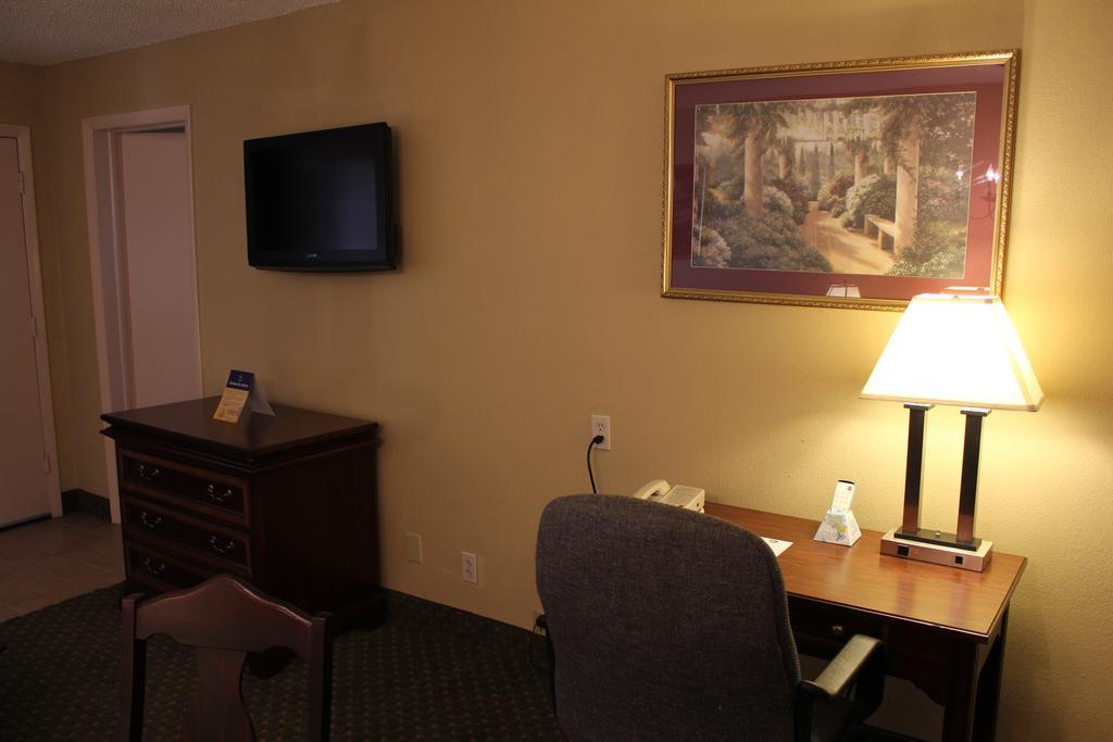 Rodeway Inn & Suites Nashville Buitenkant foto